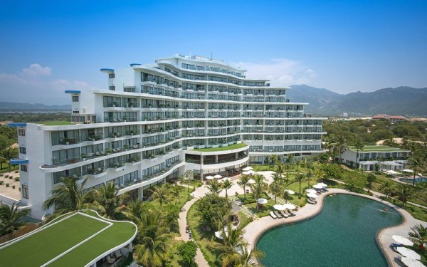 Cam Ranh Riviera Beach Resort & Spa
