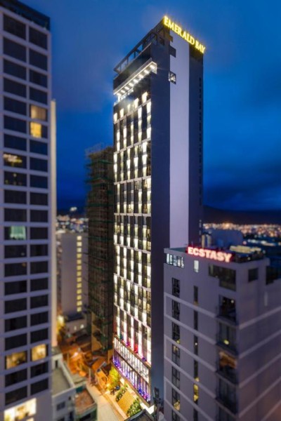 Emerald Bay Hotel & Spa Nha Trang – Kỳ Nghỉ Tuyệt Vời Tại Thiên Đường Biển Xanh